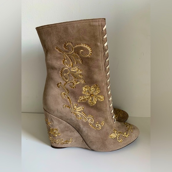 Beige Suede Leather Boots Made in Italy - Picture 1 of 5